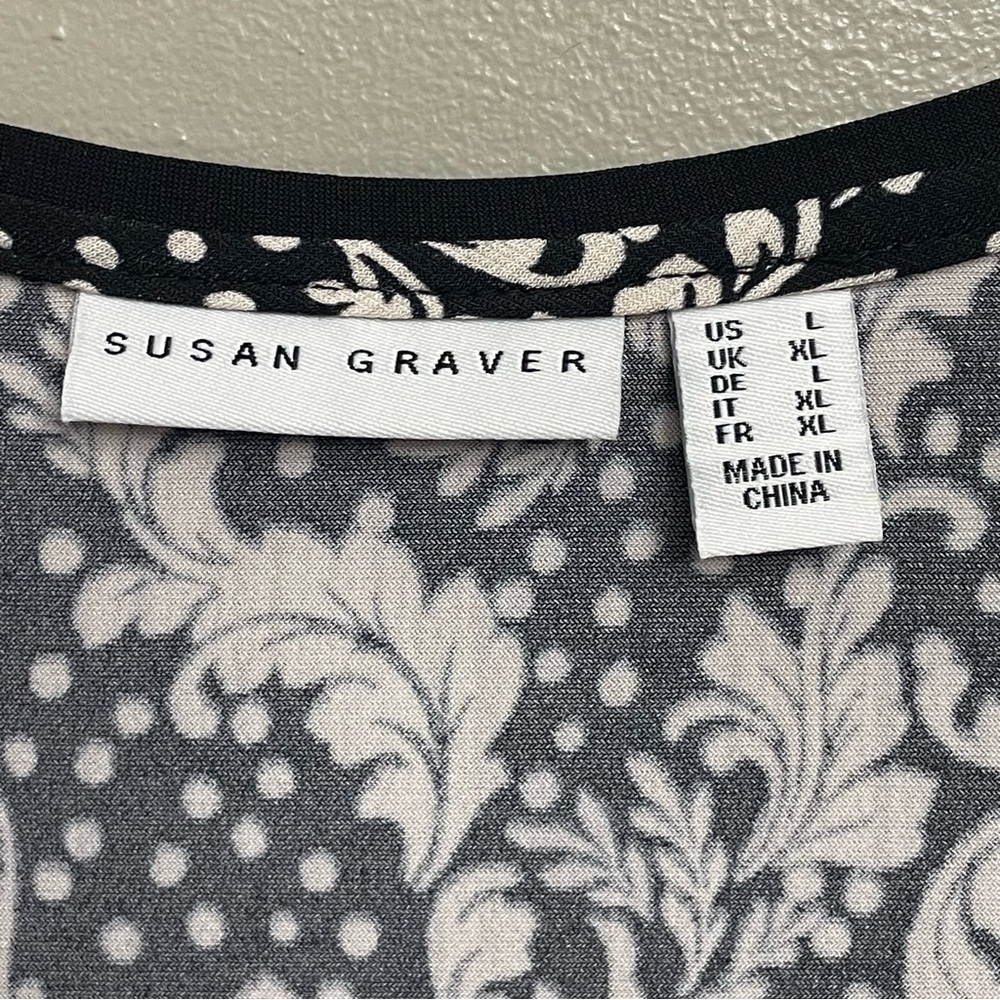 Susan Graver size Large Printed Liquid Knit Sleeveless Top black white dots - Picture 2 of 9
